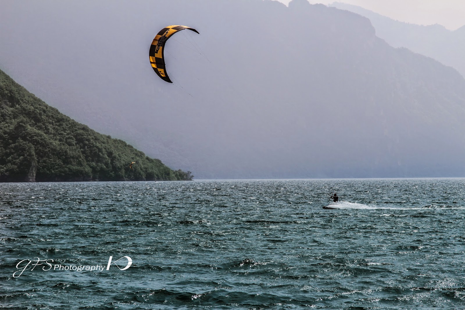 kitesurfing in Idro Lake