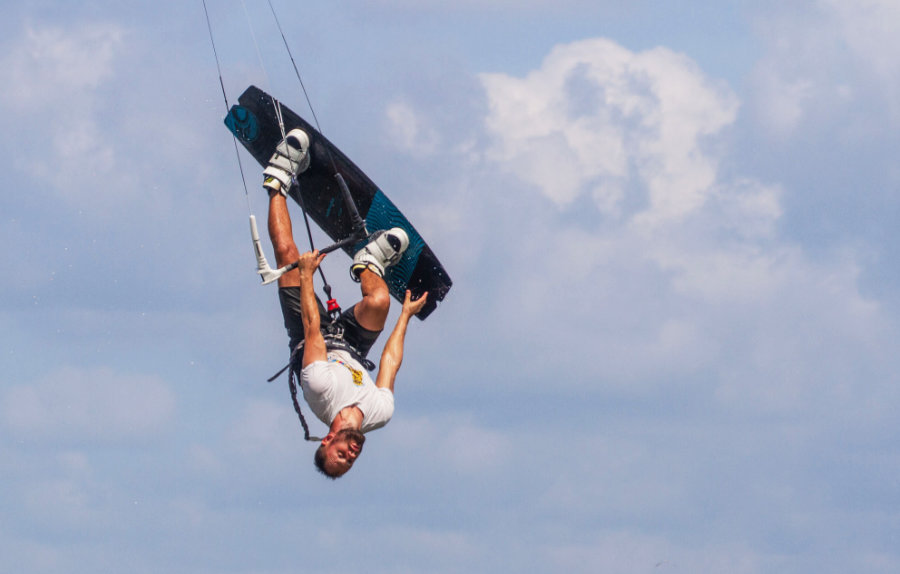 kitesurf inverted frontroll