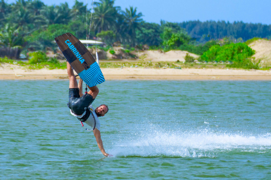 kitesurf Andrius handplant