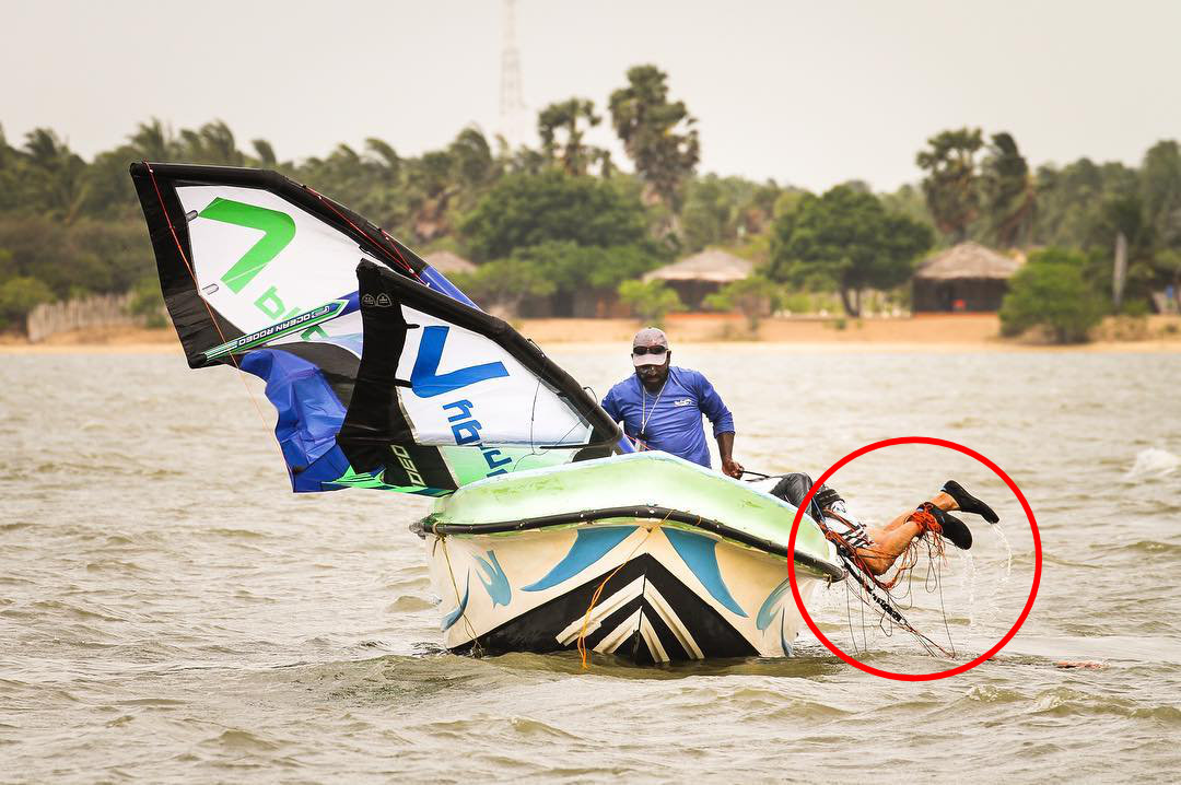 Kitesurf lines tangle - Image courtesy Pierre Sauvignon @windwindow in The Rascals Kite Resort 2.0