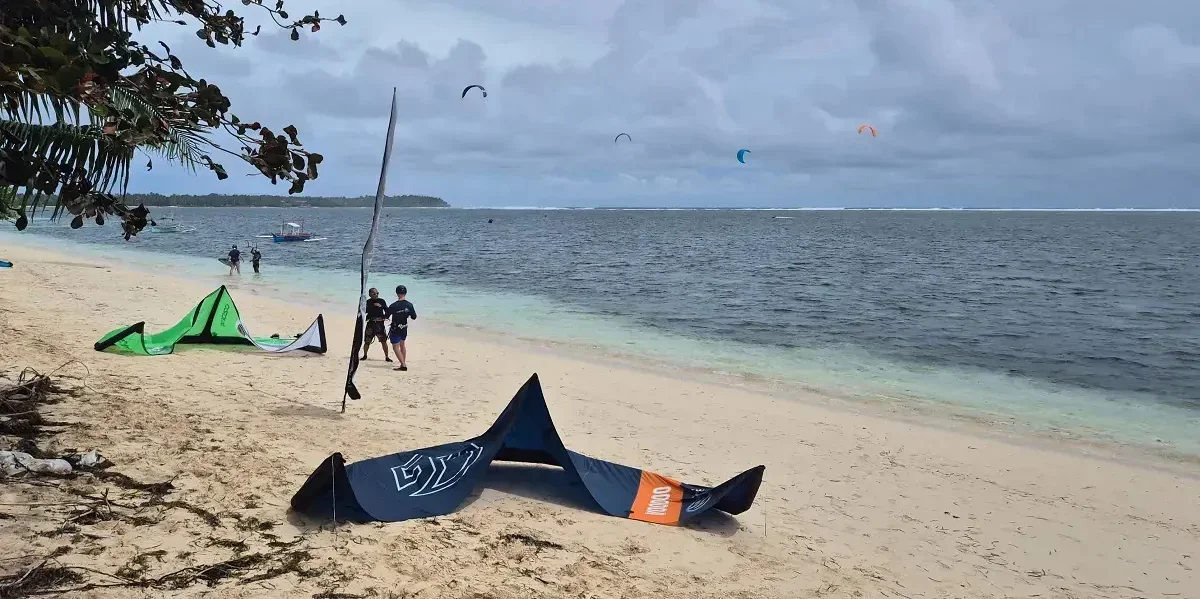Kitesurfing in General Luna
