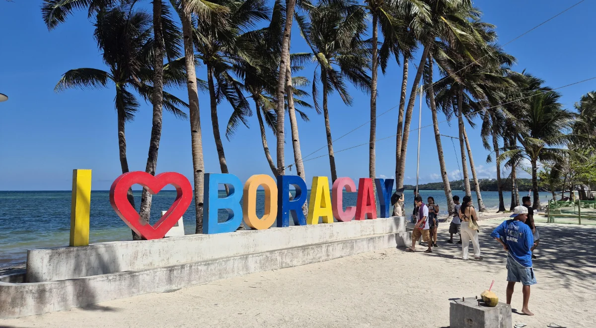 Boracay bullabong beach