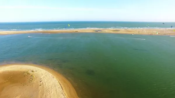 Adam's Bridge kitesurfing spot – beginner flat water