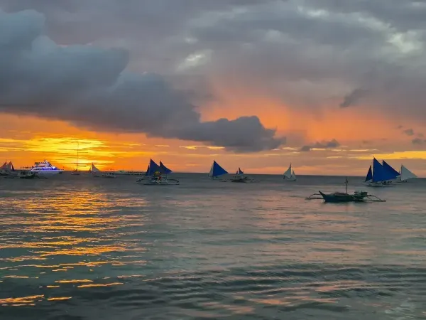 Boracay White Beach kitesurfing spot – intermediate chop water