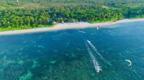 Kingfisher Resort Beach kitesurfing spot – intermediate wave water