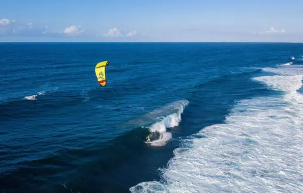 Kingfisher Resort Beach kitesurfing spot – intermediate wave water