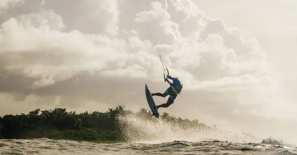 Kingfisher Resort Beach kitesurfing spot – intermediate wave water