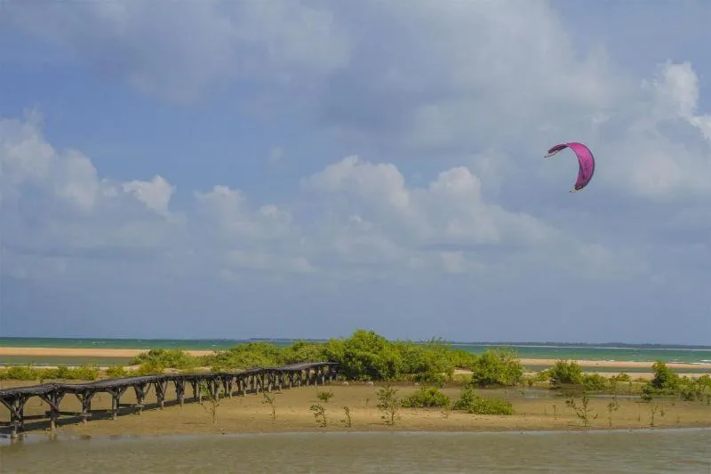 Kalpitiya Small Lagoon kitesurfing spot – beginner flat water