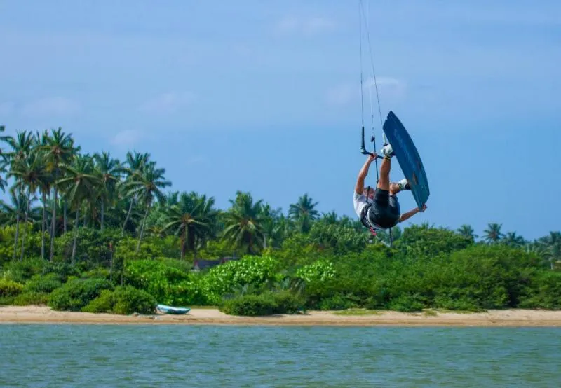 Kalpitiya Small Lagoon kitesurfing spot – beginner flat water