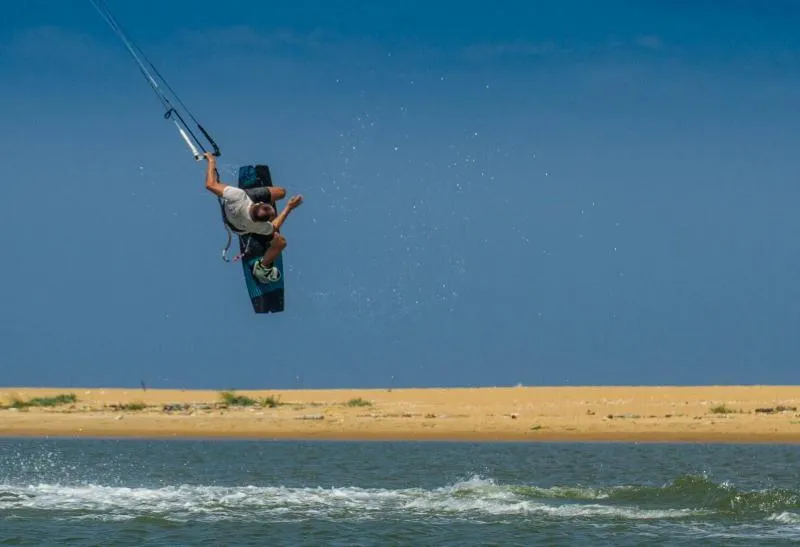 Kalpitiya Small Lagoon kitesurfing spot – beginner flat water