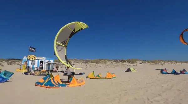 Costa de Caparica kitesurfing spot – beginner wave water