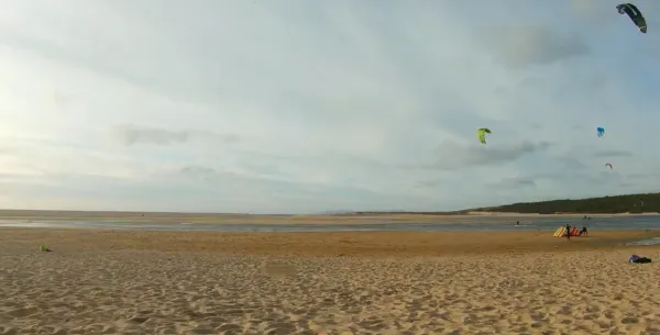 Albufeira Lagoon kitesurfing spot – beginner flat water