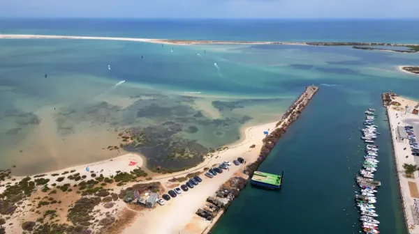 Fuseta Lagoon kitesurfing spot – beginner flat water