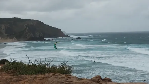 Praia do Amado kitesurfing spot – intermediate wave water