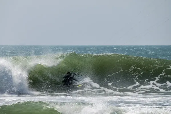 Mancora kitesurfing spot – intermediate wave water