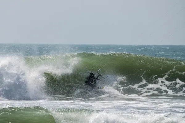 Mancora kitesurfing spot – intermediate wave water