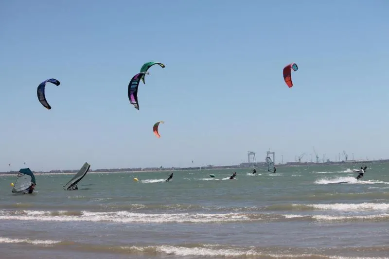 Valdelagrana kitesurfing spot – beginner flat water