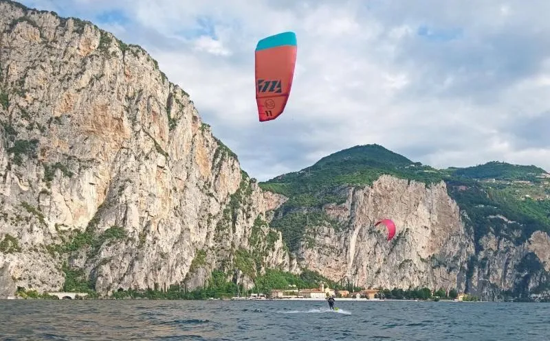Lake Garda North kitesurfing spot – beginner chop water