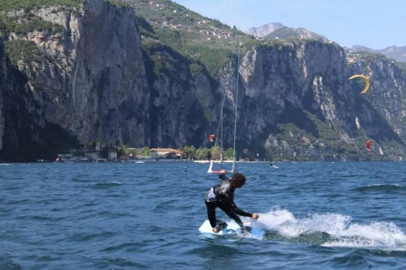 Lake Garda North kitesurfing spot – beginner chop water