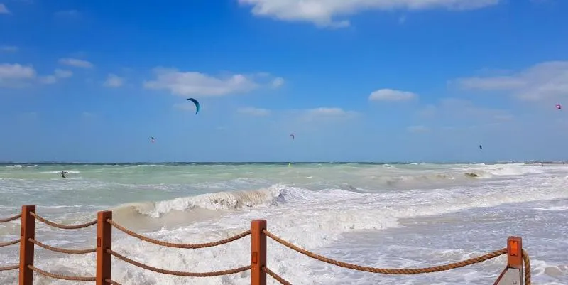 Kite Beach Dubai kitesurfing spot – beginner chop water