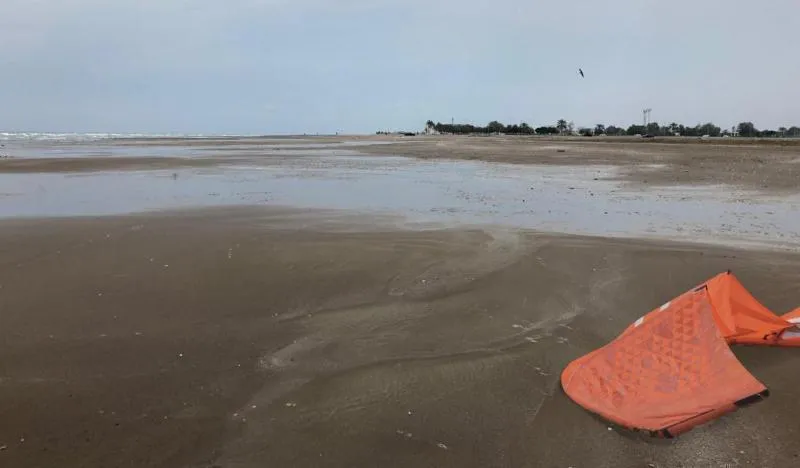 Sohar Eye kitesurfing spot – beginner chop water