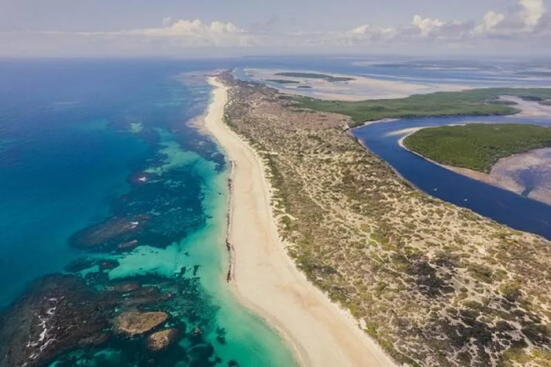 Lamu archipelago kitesurfing spot – intermediate flat water