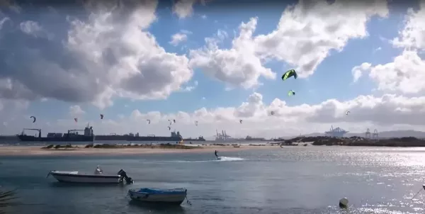 Los Palmones kitesurfing spot – beginner flat water