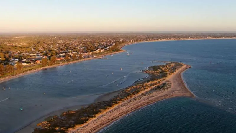 The Pond - Safety Bay kitesurfing spot – beginner flat water