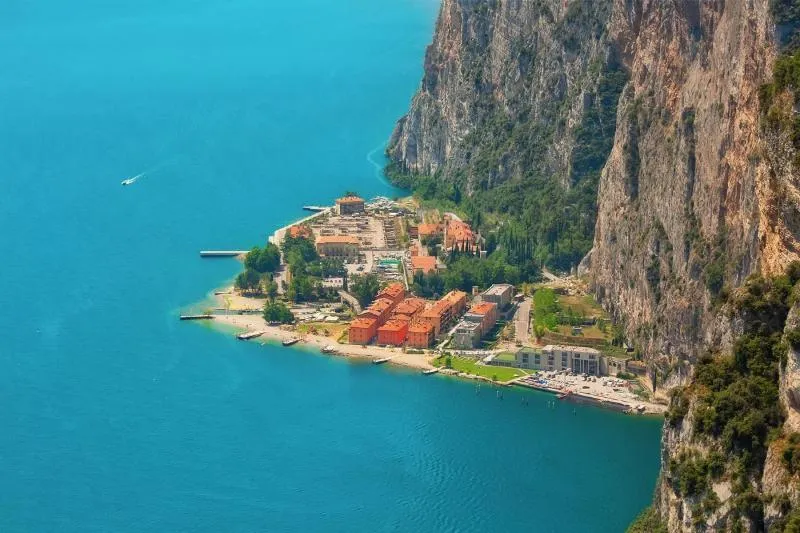 Campione del Garda kitesurfing spot – beginner chop water