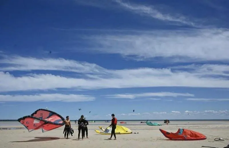 Largs Beach kitesurfing spot – beginner chop water