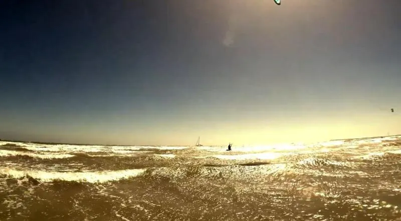 Largs Beach kitesurfing spot – beginner chop water