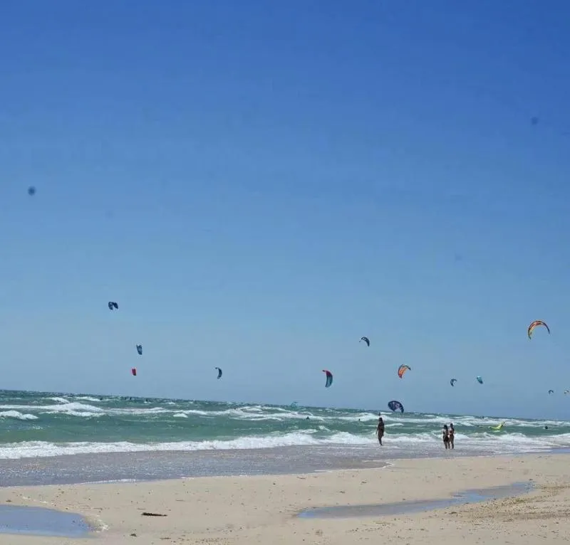 Largs Beach kitesurfing spot – beginner chop water