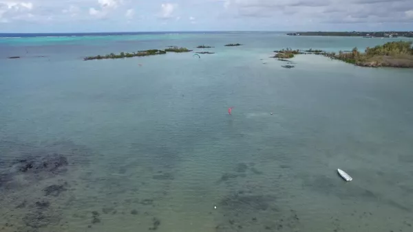 Anse la Raie Bay and Lagoon kitesurfing spot – beginner flat water