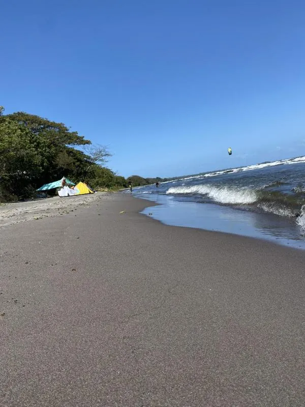 Ometepe - playa santa cruz kitesurfing spot – beginner chop water