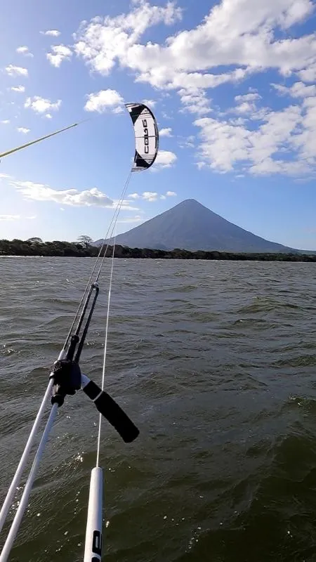 Ometepe - playa santa cruz kitesurfing spot – beginner chop water