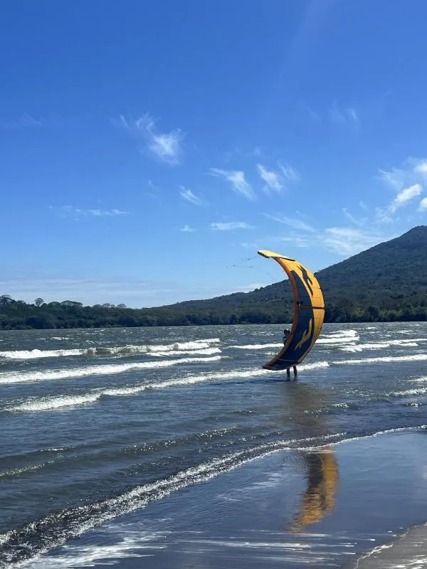 Ometepe - playa santa cruz kitesurfing spot – beginner chop water