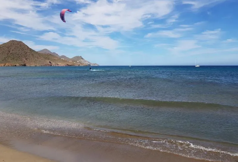 Los Genoveses kitesurfing spot – beginner chop water