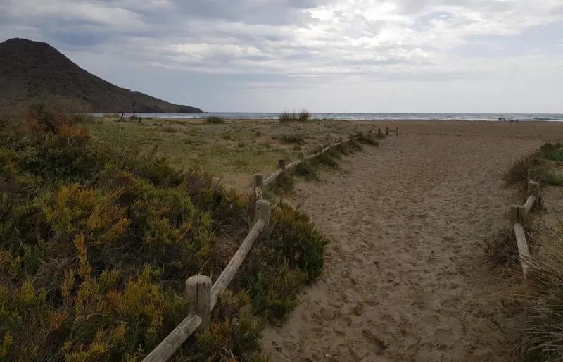 Los Genoveses kitesurfing spot – beginner chop water