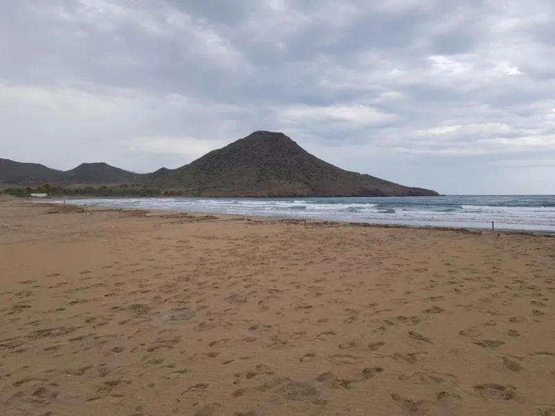 Los Genoveses kitesurfing spot – beginner chop water