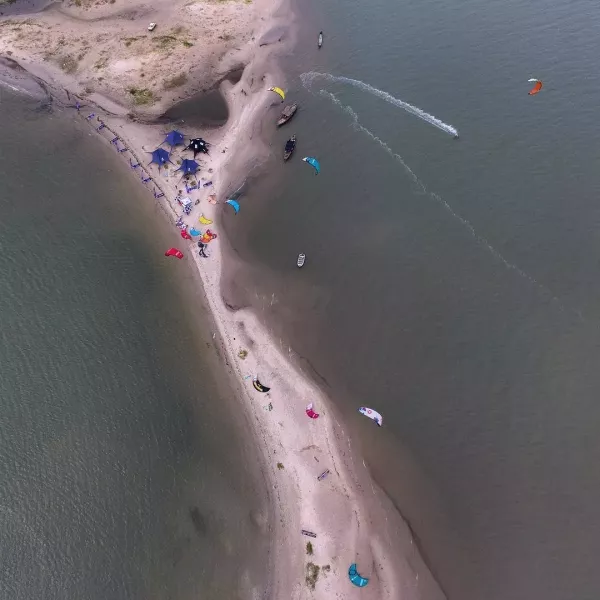 Kampot Bay Beach kitesurfing spot – beginner flat water