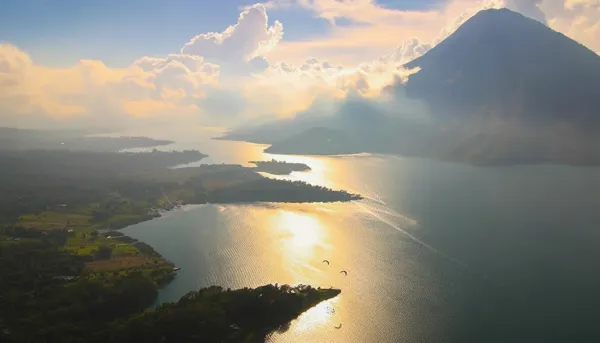 kitesurfing in Lago de Atitlán