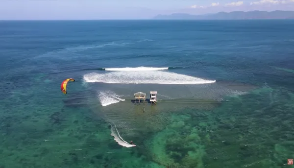 kitesurfing in Lakey Peak