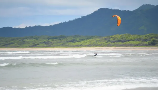 kitesurfing in Tamarindo