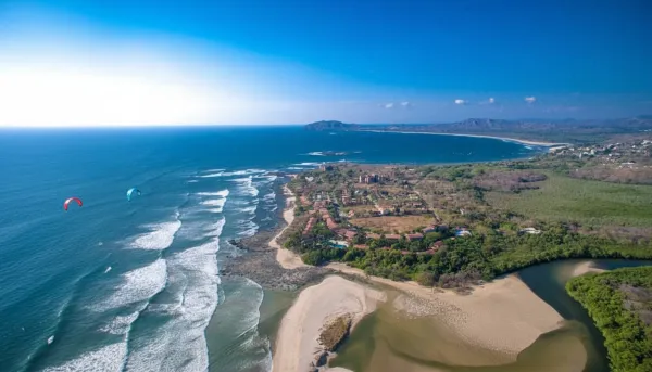 Kitesurfing in Playa Langosta