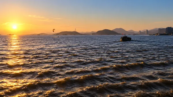 Kitesurfing in Zhoushan Island