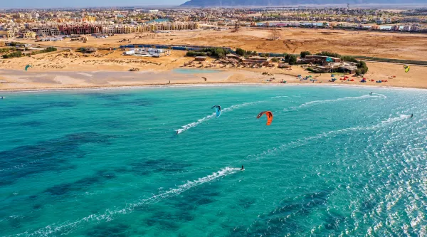Kitesurfing in El Gouna