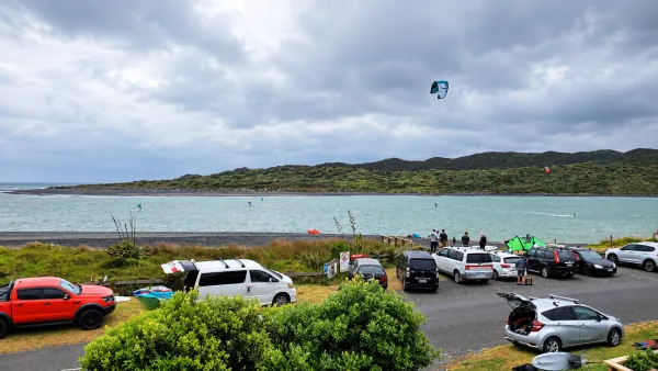 Kitesurfing in Raglan, New Zealand