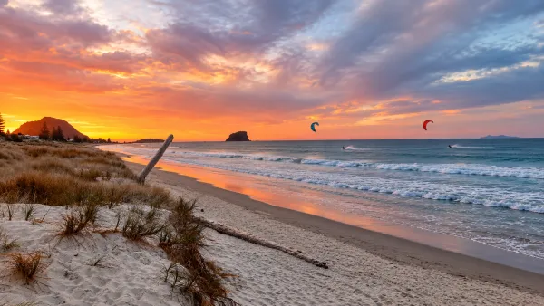 Kitesurfing in Tay Street, New Zealand