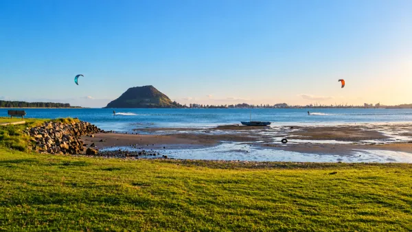 Kitesurfing in Kulim Park, New Zealand
