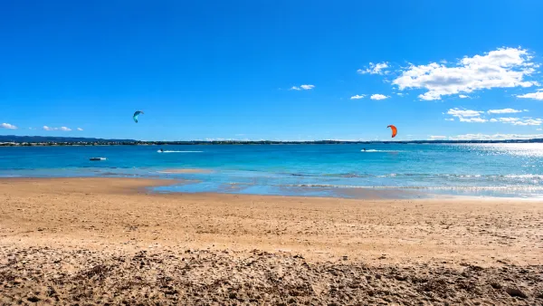 Kitesurfing in Point Chevalier, New Zealand